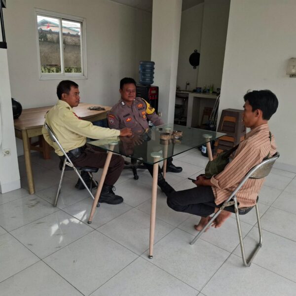 Bhabinkamtibmas Desa Talaga Sambang Warga, Ajak Jaga Harkamtibmas