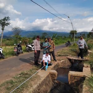 Danramil dan Babinsa Dandang Kawal Musdes RKPDes 2026 Kondusif Danramil dan Babinsa Dandang Kawal Musdes RKPDes 2026 Kondusif