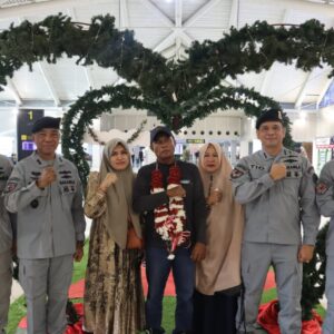 Bakamla RI Pulangkan Nelayan Bitung yang Hanyut 12 Hari di Laut Filipina Bakamla RI Pulangkan Nelayan Bitung yang Hanyut 12 Hari di Laut Filipina