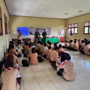 Satgas Yonif 312/KH Pos Kalimaro Beri Edukasi P3K kepada Siswa Baru SMKN 8 Merauke Satgas Yonif 312/KH Pos Kalimaro Beri Edukasi P3K kepada Siswa Baru SMKN 8 Merauke