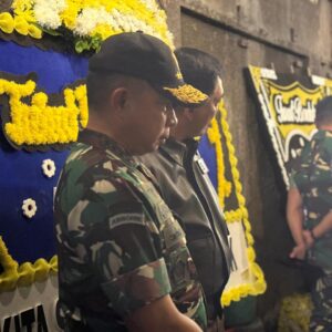 Panglima TNI Melayat ke Rumah Duka Almarhum Driver Ojol Affan Kurniawan Panglima TNI Melayat ke Rumah Duka Almarhum Driver Ojol Affan Kurniawan