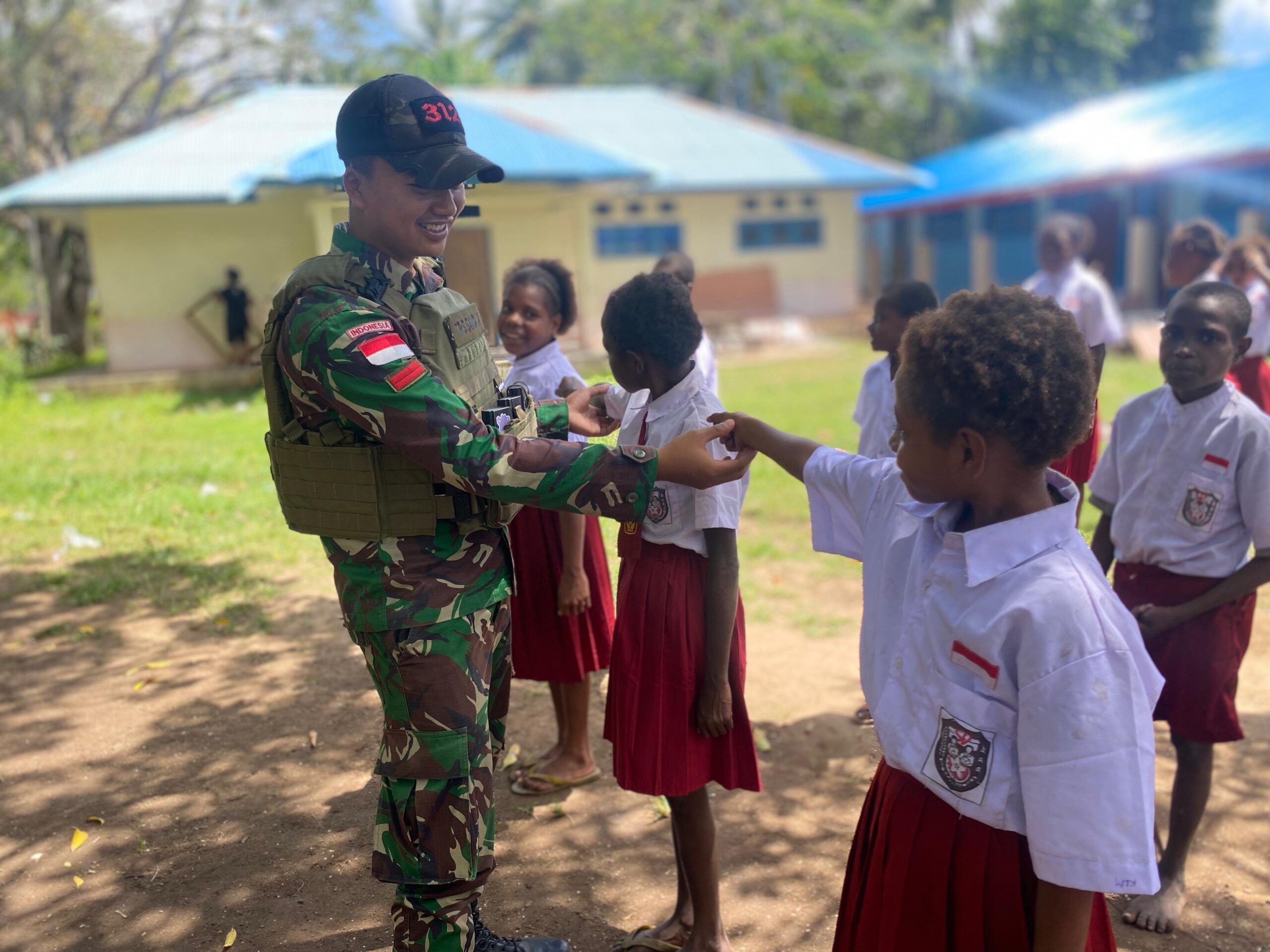 Gadik Perbatasan: TNI Menyalakan Pelita Ilmu untuk Penerus Bangsa dan Wujudkan Generasi Cerdas di Perbatasan
