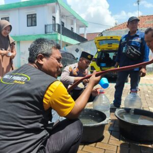 Kapolres Cilegon Apresiasi Polsek Bojonegara Salurkan Air Bersih untuk Warga Terdampak Perbaikan PDAM