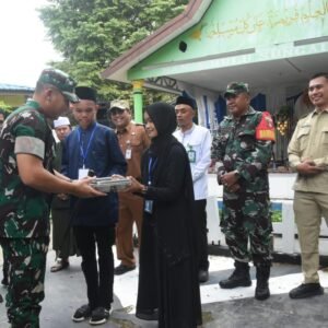 Dandim 1002/HST Lauching Program Makan Bergizi Di MAN 4 Hulu Sungai Tengah Dandim 1002/HST Lauching Program Makan Bergizi Di MAN 4 Hulu Sungai Tengah