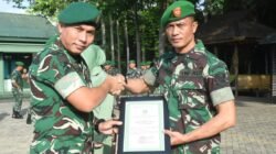 Dandim 1002/HST Lepas Dua Prajurit dan Sambut Satu Anggota Baru dalam Tradisi Korp Raport