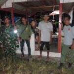 Jaga Keamanan Lingkungan, Babinsa Koramil Kembang Janggut Ajak Warga Ronda Malam