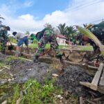 Wujud Kebersamaan, Babinsa dan Warga Madang Kompak Gelar Kerja Bakti Wujud Kebersamaan, Babinsa dan Warga Madang Kompak Gelar Kerja Bakti