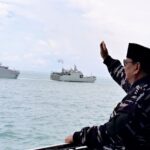 Panglima TNI Dampingi Presiden RI pada Presidential Inspection HUT ke-80 TNI di Teluk Jakarta
