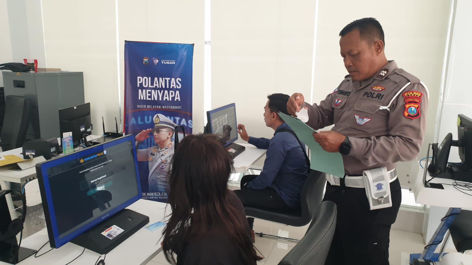 POLANTAS MENYAPA, Hadirkan Polisi yang Ramah dan Bersahabat