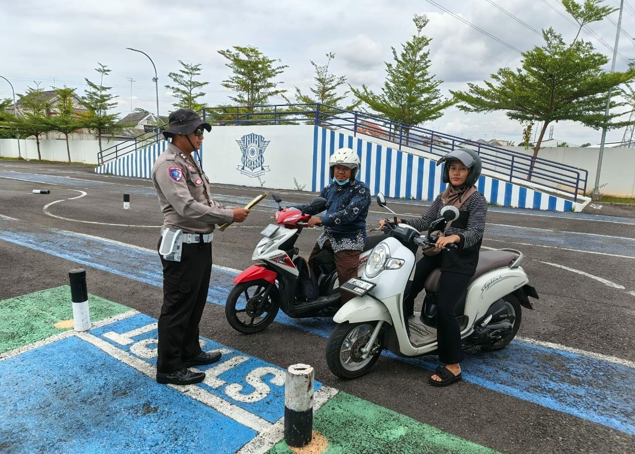 Polantas Peduli, Satlantas Tuban Edukasi Warga soal Keselamatan Berkendara