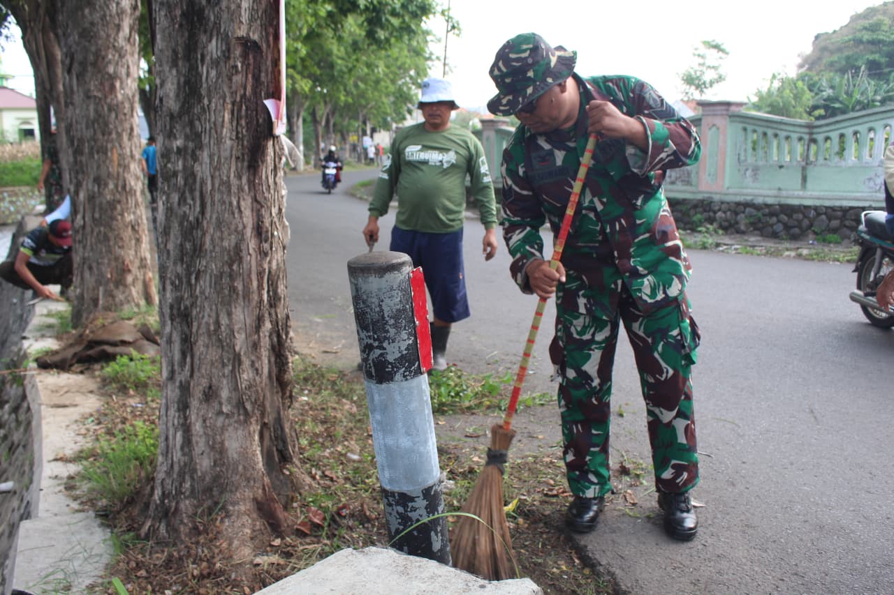 Cegah Banjir, Kodim 0820 Probolinggo Terjun Bersihkan Sungai di Tisnonegaran