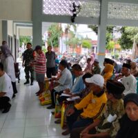 Harukan Warga, Bansos ASN Peduli Dhuafa dan Lansia Dikawal Koramil Kanigaran