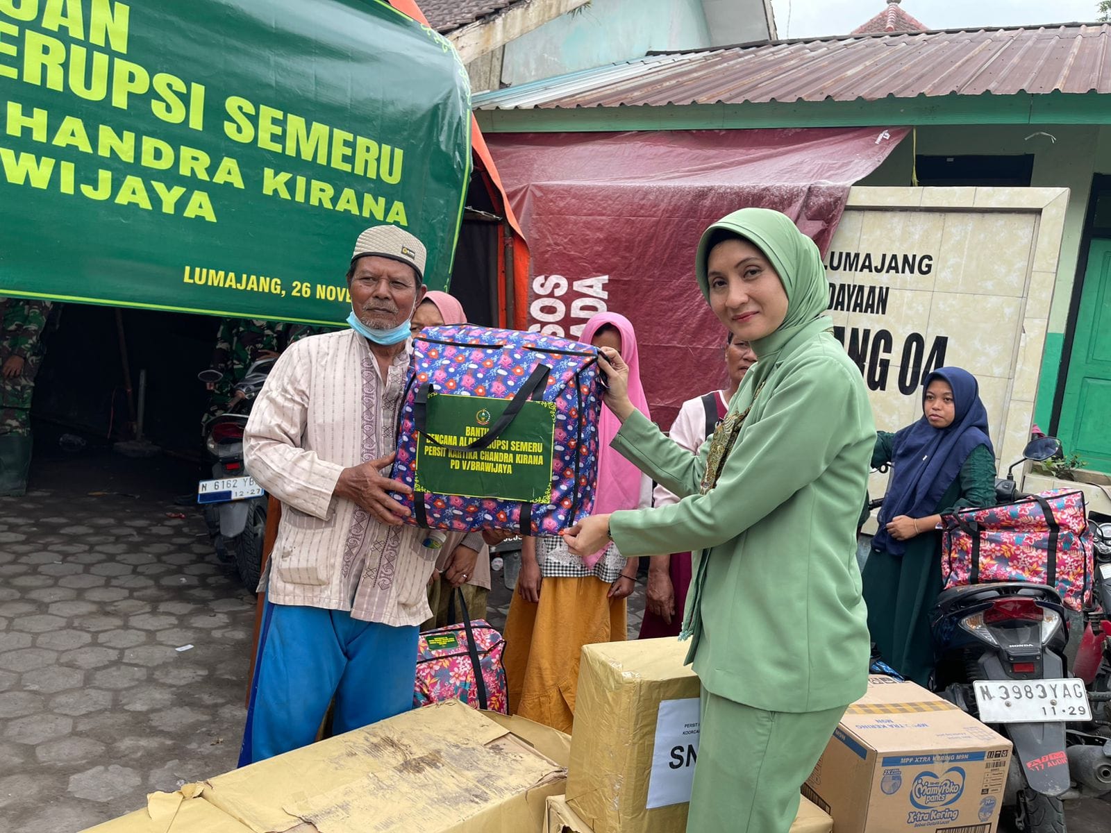 Persit KCK Hadir untuk Negeri: Bantuan Kemanusiaan Disalurkan bagi Korban Semeru