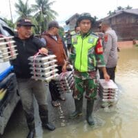 Prajurit Kodam IM Sigap Selamatkan Warga Aceh dari Banjir dan Longsor
