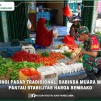 Kunjungi Pasar Tradisional, Babinsa Muara Muntai Pantau Stabilitas Harga Sembako