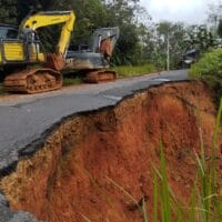 TNI Kerahkan Alat Berat Tembus Longsor, Puluhan Kilometer Akses Warga Tapteng Kembali Terbuka