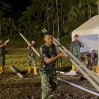 TNI Bersinergi Percepat Pembangunan Huntara bagi Korban Bencana di Palembayan