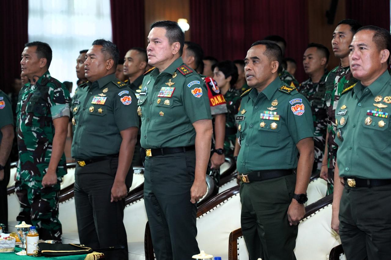 Gubernur Akmil Berikan Pembekalan kepada 713 Taruna Tingkat I/Pratar