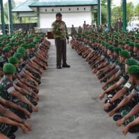 Danrem 181/PVT Sambut Kedatangan Menhan RI beserta rombongan di Yon TP 806/SI