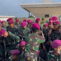 Prajurit Yonif 2 Marinir Galang Donasi untuk Korban Banjir Sumatra Saat Tengah Penugasan Pam Bangsitnas di Ibukota