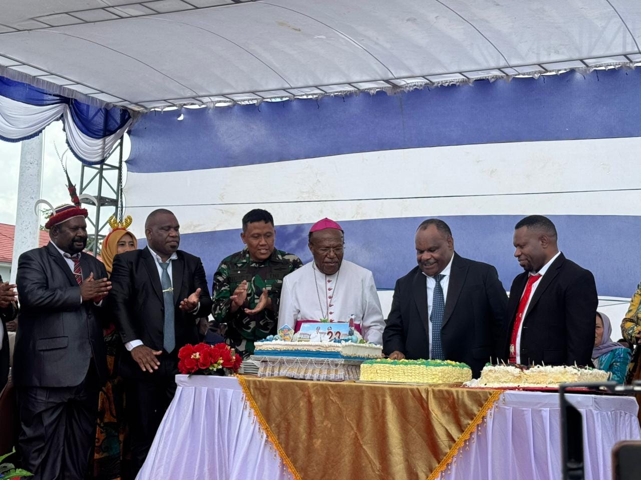 Dandim 1715/Yahukimo Hadiri HUT Ke-23 Kab. Yahukimo dan Natal Bersama Korpri, TNI/Polri dan Masyarakat