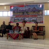 Utusan Khusus Presiden Bidang Pariwisata Kunjungi Sekolah di Sorong, Tegaskan Pendidikan Fondasi Pembangunan Papua