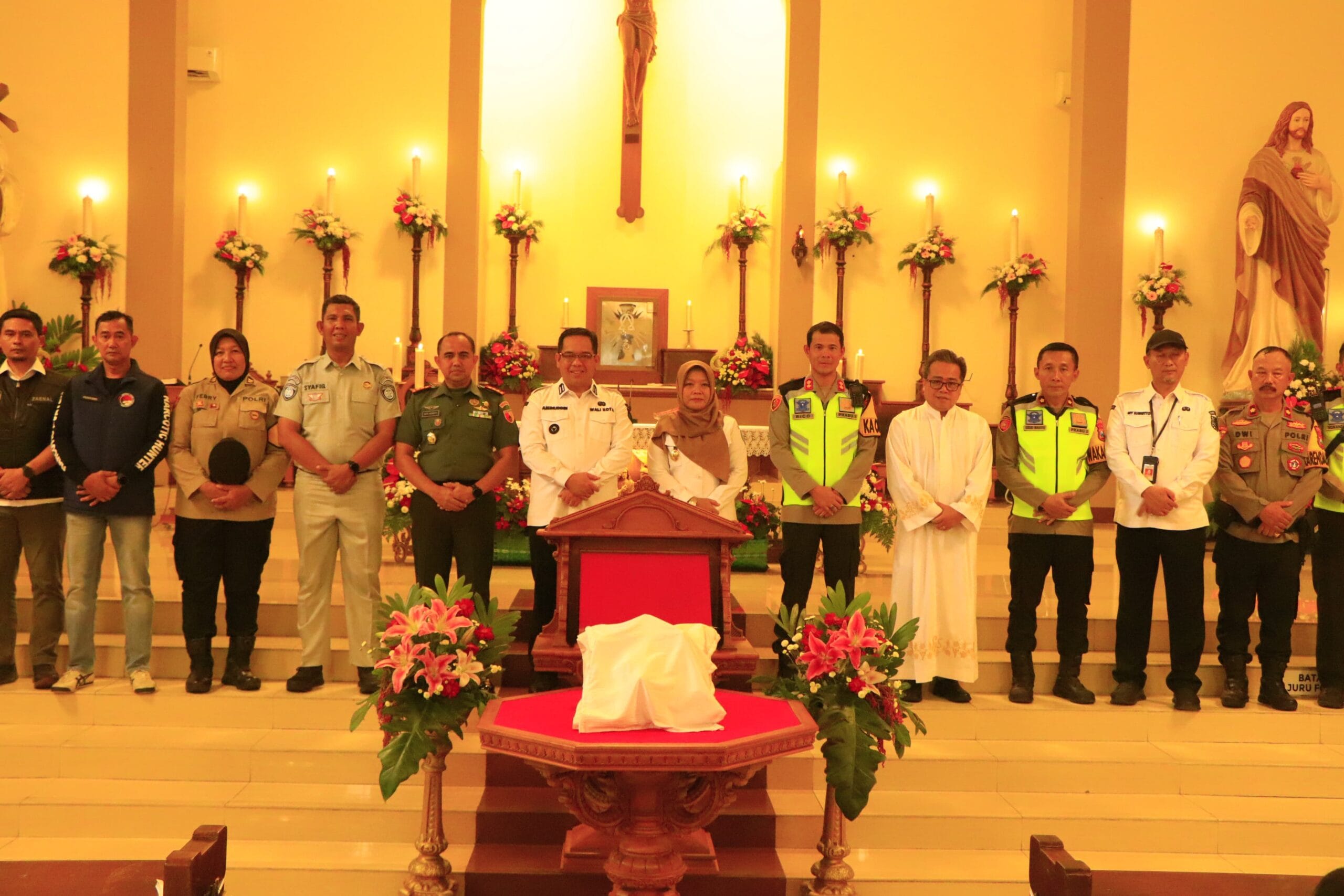 Dandim 0820/Probolinggo Turun Langsung Pimpin Apel Patroli Gabungan, Pastikan Natal 2025 dan Tahun Baru Aman