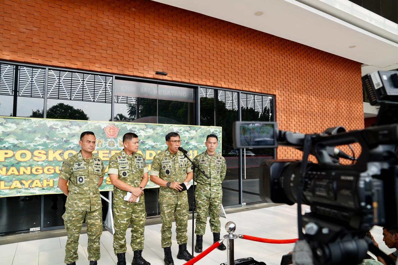 Dari Udara, Laut, dan Darat, TNI Maksimalkan Seluruh Kekuatan untuk Rakyat Terdampak Bencana