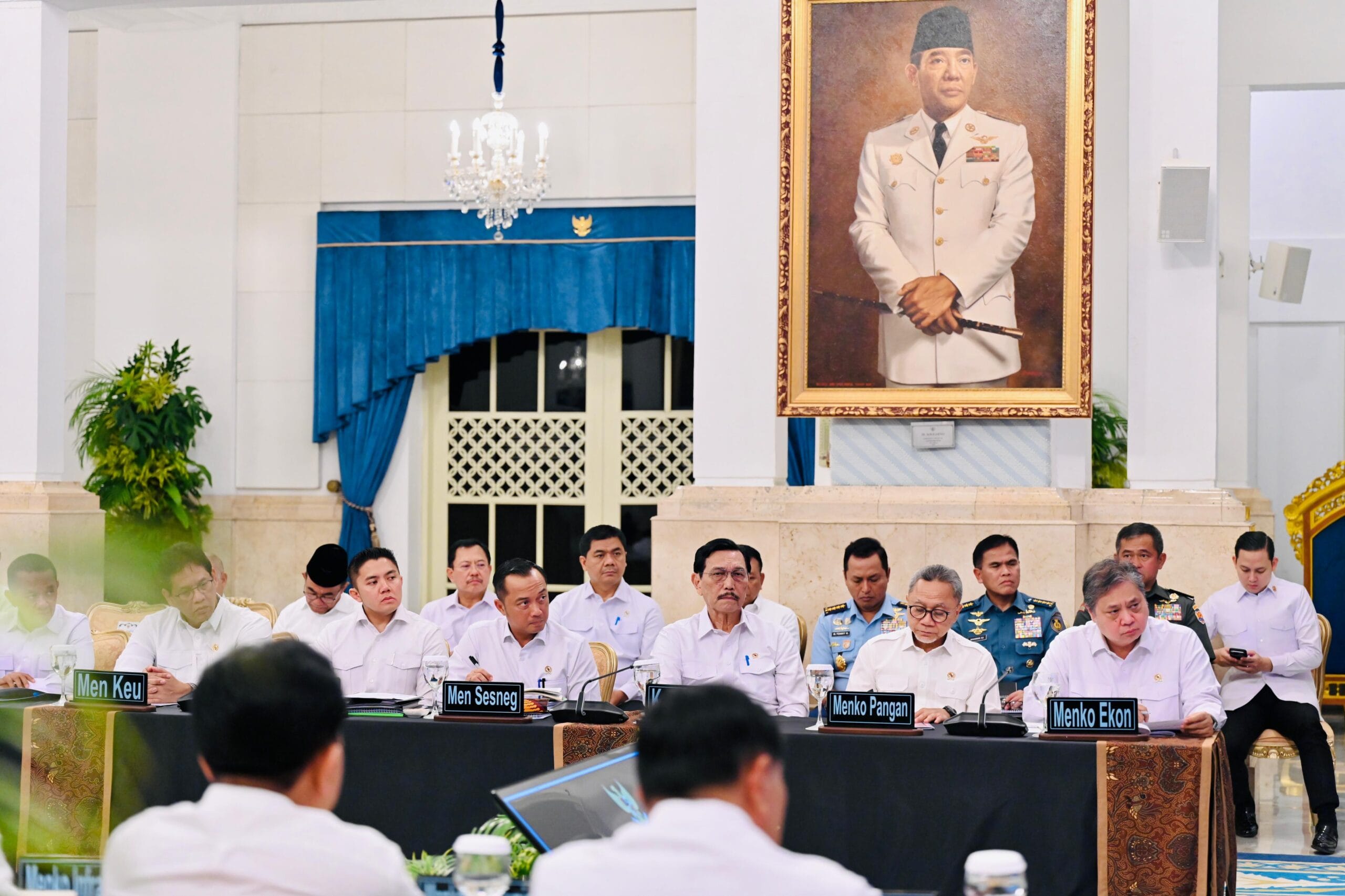 Panglima TNI Hadiri Sidang Kabinet Paripurna Bahas Penanganan Bencana dan Isu Strategis