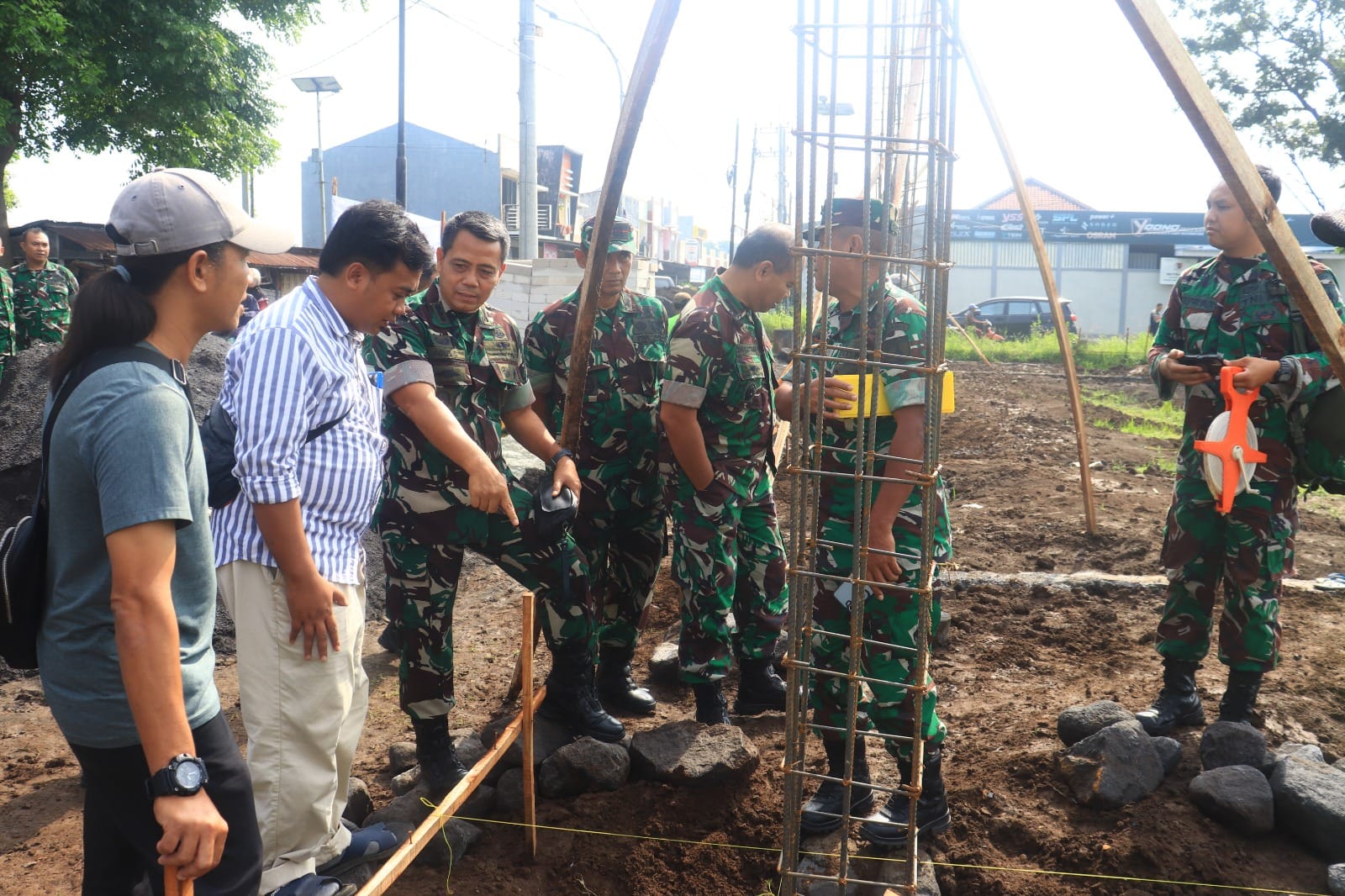 Tim Wasev Kodam V / Brawijaya Melakukan Peninjauan Program KDKMP Di Wilayah Kodim 0820/Probolinggo