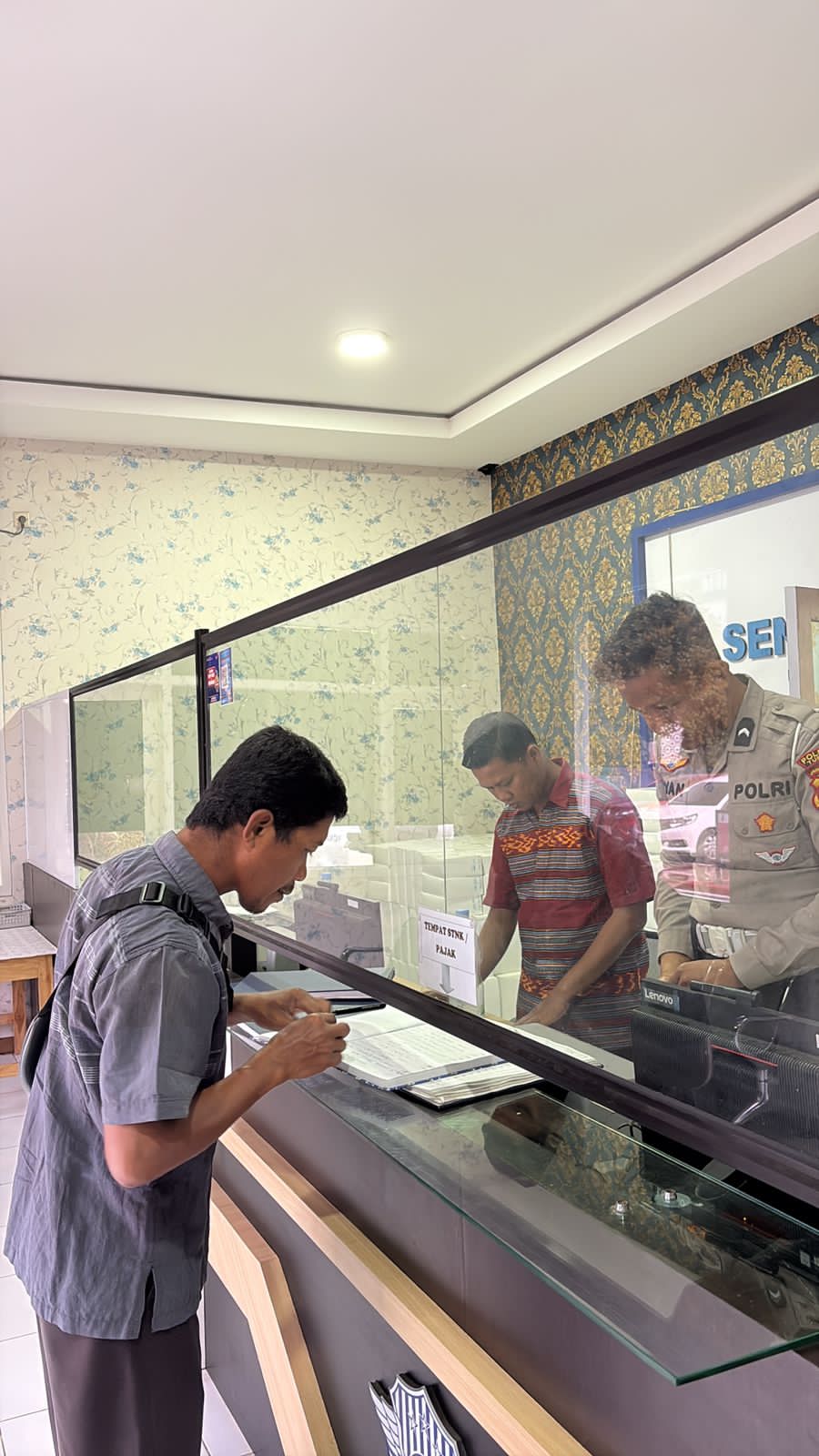 Tak Ada Razia, Tak Ada Tilang: Polisi Datang, Warga Tuban Justru Tersenyum