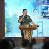 Gubernur Akmil Beri Pembekalan Geopolitik kepada Peserta Retreat SIG