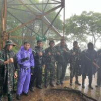 Tergabung dalam Tim SAR Gabungan, Prajurit Lanud Sultan Hasanuddin Tembus Medan Curam Evakuasi Korban ATR 42-500