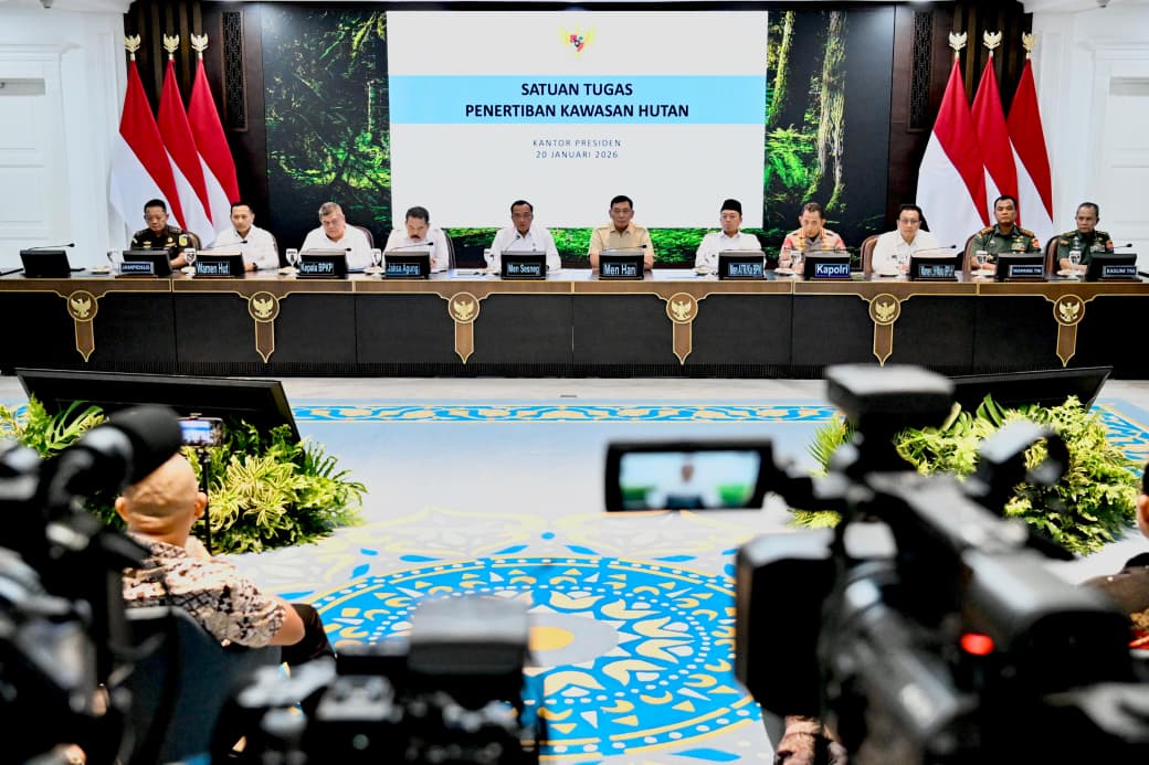 Wapang TNI dan Kasum TNI Hadiri Konferensi Pers Satgas Penertiban Kawasan Hutan