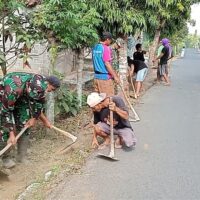 Wujudkan Lingkungan Asri, Babinsa Pakunden Ajak Warga Gotong Royong Dalam Jumat Bersih