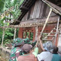 Mbah Sutrisno Senang Rumahnya Di Bongkar Satgas TMMD Kodim 0808/Blitar