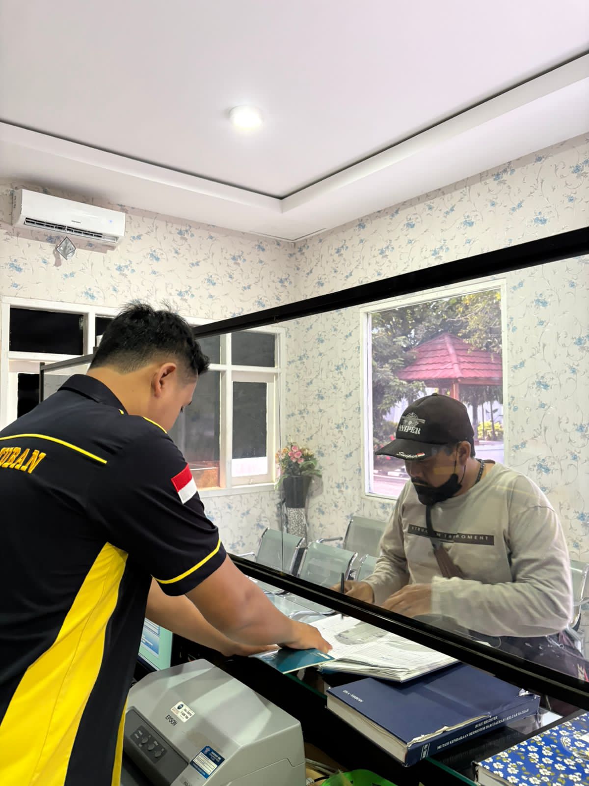 Humanisasi Layanan Publik, Satlantas Tuban Dekatkan Polisi dengan Masyarakat