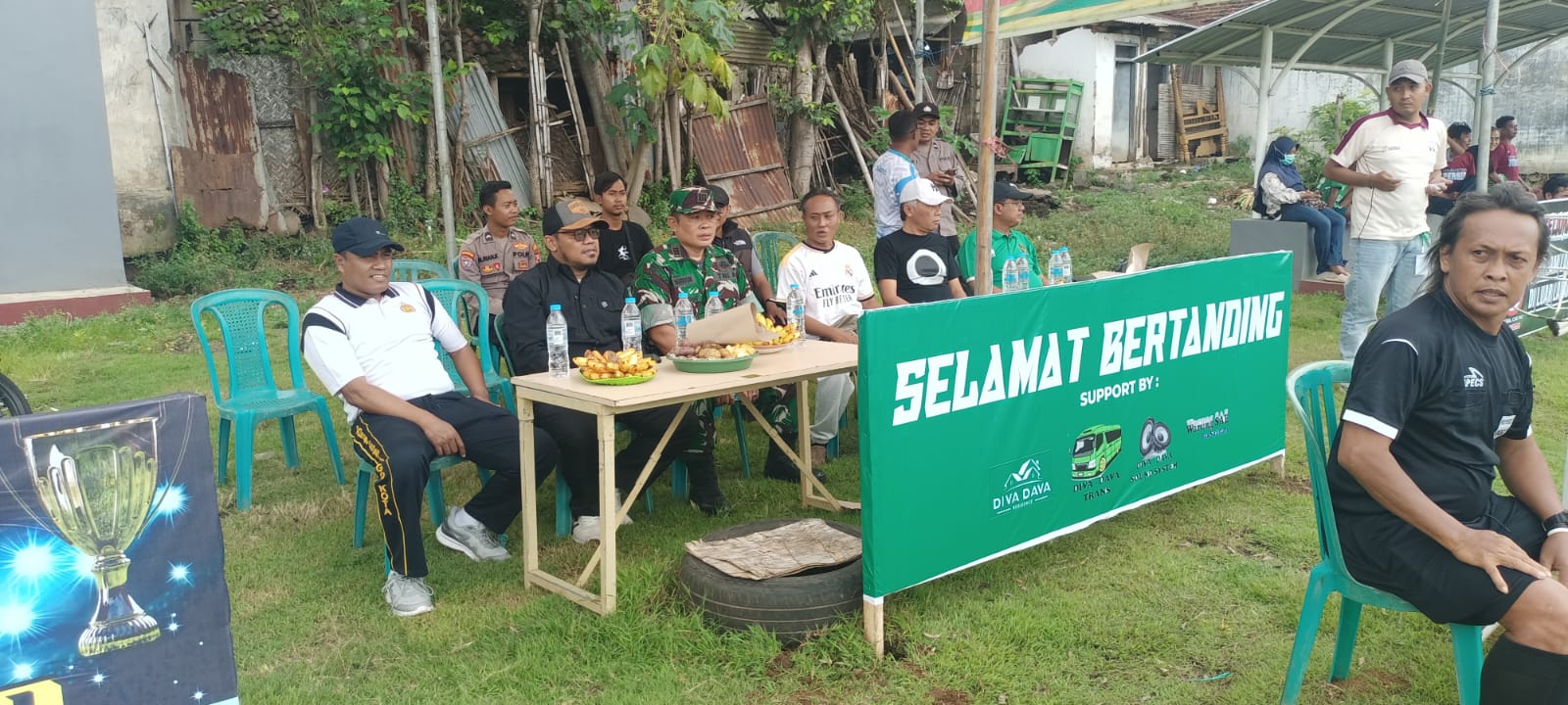 Koramil Wonoasih Dampingi Pembukaan Turnamen Sepak Bola U-45 di Lapangan Istora