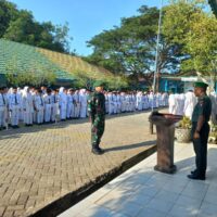 Perkuat Karakter Pelajar, Danramil 1002-02/BAU Jadi Pembina Upacara di MTsN 7 HST