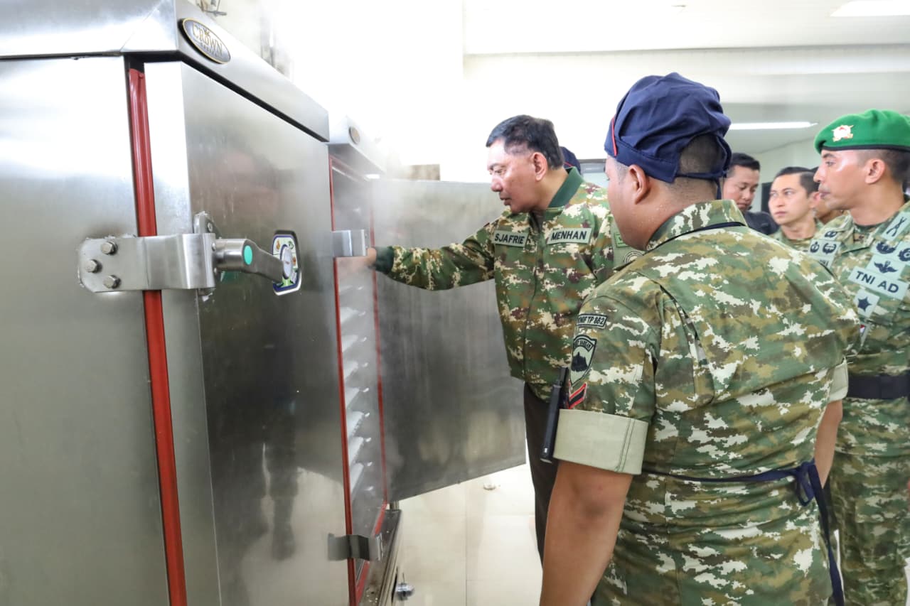 Wakil Panglima TNI Dampingi Menhan RI Kunjungi Yonif TP 852/ABY Wakil Panglima TNI Dampingi Menhan RI Kunjungi Yonif TP 852/ABY