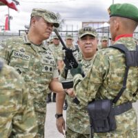 Wapang TNI Dampingi Menhan RI Tinjau Yonif TP 888, Perkuat Pertahanan Negara