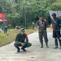 Dansatgas TMMD Wiltas Ke-127 Kodim 0912/Kubar Tinjau Langsung Progres Semenisasi Jalan di Linggang Amer