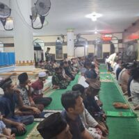 Walaupun Sibuk Bangun Desa, Anggota Satgas TMMD Tetap Prioritaskan Kewajiban Beribadah
