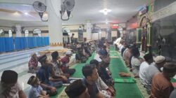 Walaupun Sibuk Bangun Desa, Anggota Satgas TMMD Tetap Prioritaskan Kewajiban Beribadah