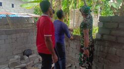 Personel Satgas TMMD Ke-127 Kodim 1514/Morotai Laksanakan Penyusunan Batu Bata RTLH di Desa Mandiri