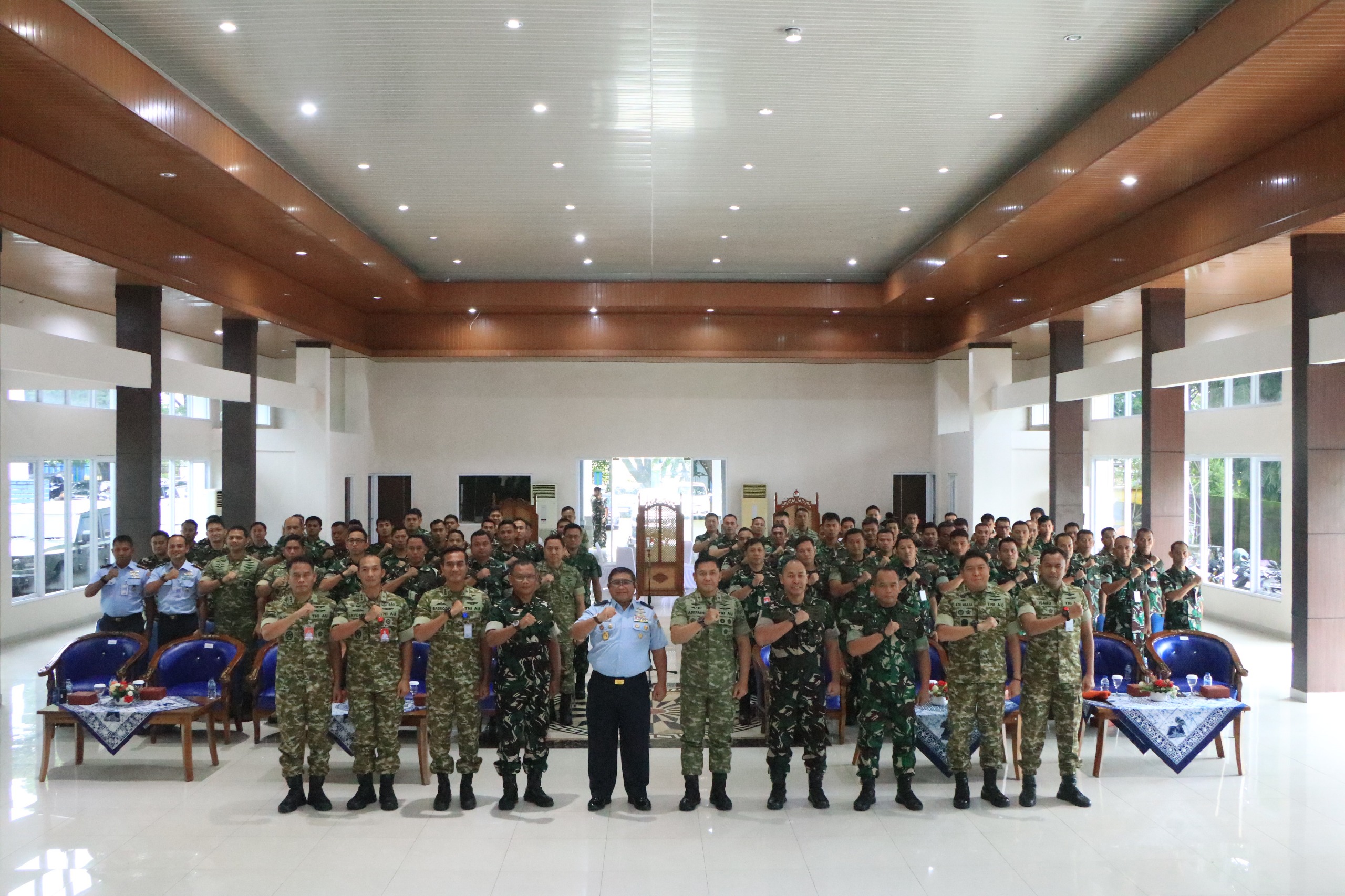 Lanud Sultan Hasanuddin Gelar Ceramah Lambangja Road to Zero Accident