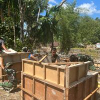 Pulihkan Akses Warga, TNI AD Bangun Jembatan Gantung Perintis Garuda di Padang