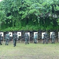 Wujudkan Prajurit yang Profesional dan Siaga, Lanud Sjamsudin Noor Gelar Latihan Menembak TW I Tahun 2026