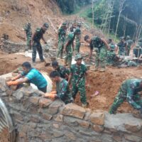 Satgas Gulbencal Kodam I/BB Tuntaskan Jembatan Armco Kedua, Percepat Pemulihan Akses Warga Pascabencana