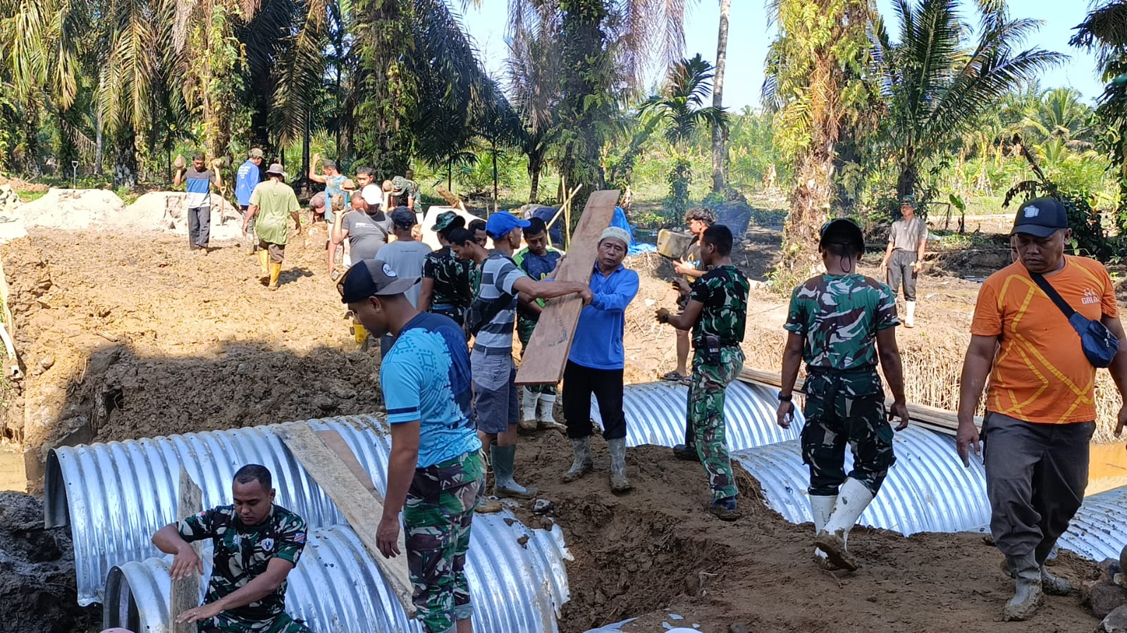 Satgas Gulbencal Kodam I/Bukit Barisan Tuntaskan Perbaikan Jembatan di Tapanuli Selatan, Akses Warga Pulih 100 Persen Satgas Gulbencal Kodam I/Bukit Barisan Tuntaskan Perbaikan Jembatan di Tapanuli Selatan, Akses Warga Pulih 100 Persen